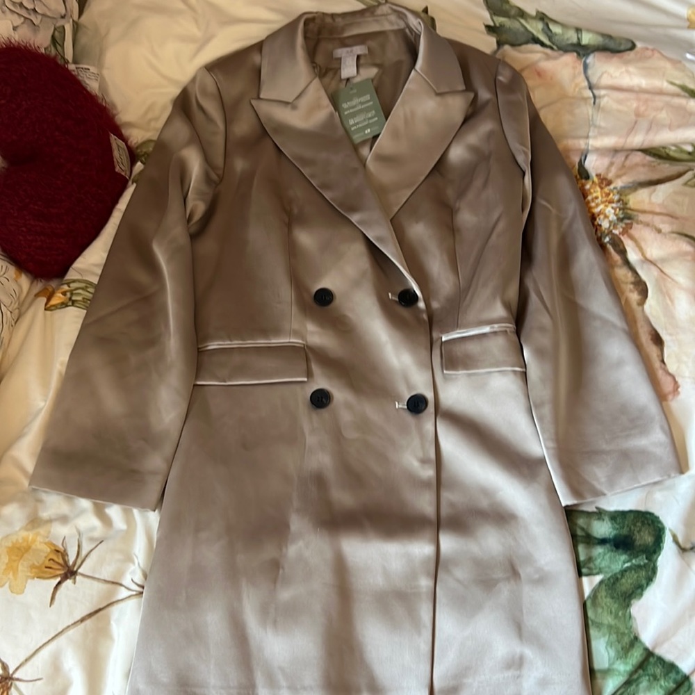 Golden sand coat